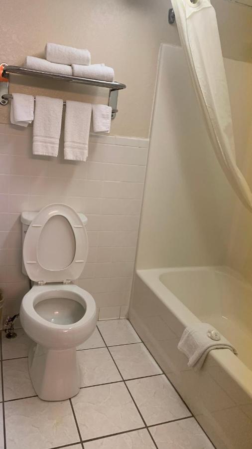 Regency Inn And Suites Stilwell Kültér fotó
